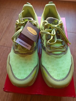 Zapatillas New Balance Hierro V9 Verde Talla 44
