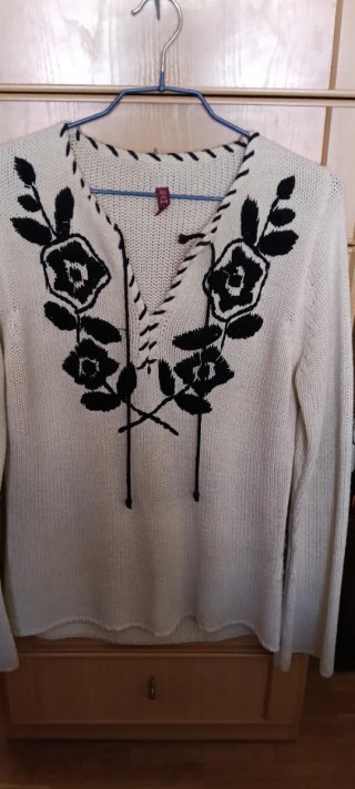 Jersey de punto con bordado floral