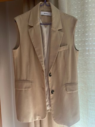 Chaleco largo Bershka beige