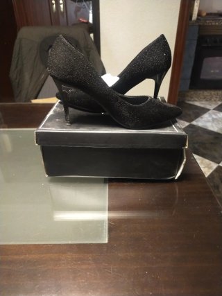 Zapatos de fiesta negros con brillo plata