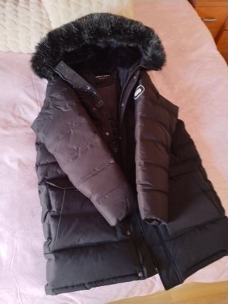 Abrigo Acolchado Negro Supply & Demand
