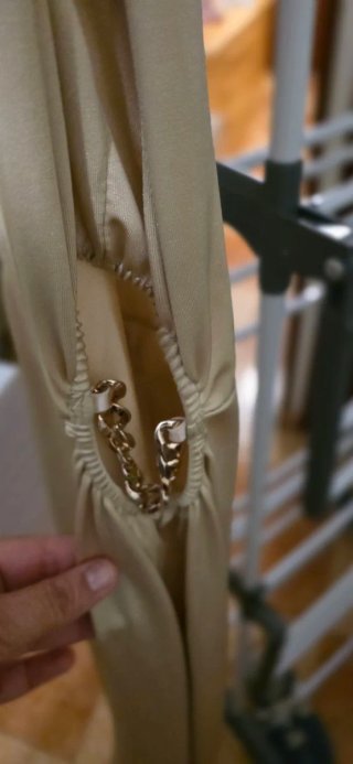 Mono Beige con Detalle de Cadena Se negocia precio
