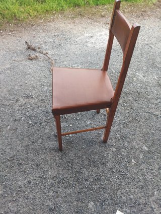 Silla de comedor de madera