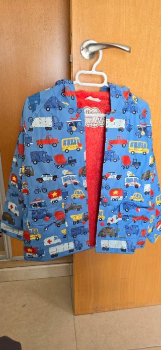Chubasquero Hatley con estampado de coches TALLA 7