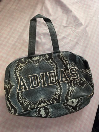 Bolso Adidas Estampado Serpiente