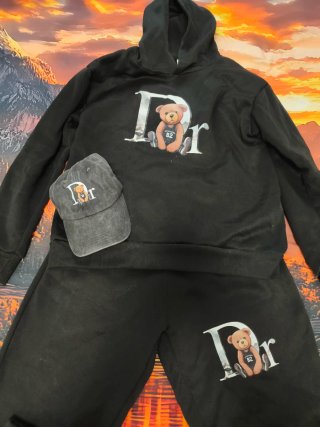 Chándal y Gorra con Estampado de Oso