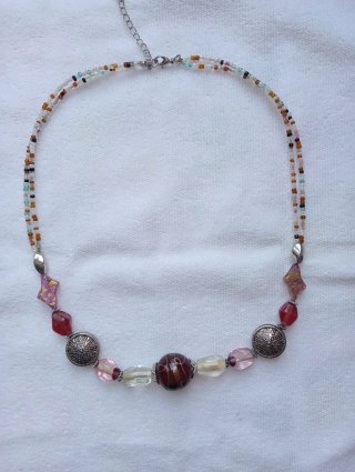 Collar de cristal multicolor