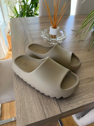 Chanclas Adidas Yeezy