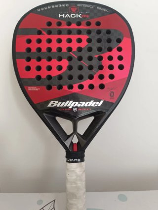 Pala de Pádel Bullpadel Hack 03 máster final
