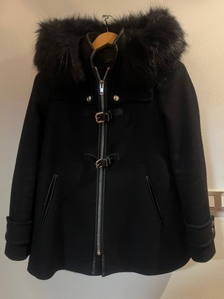Cazadora Negra Zara con Capucha