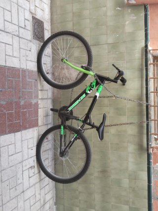 Bicicleta de Montaña Negra y Verde