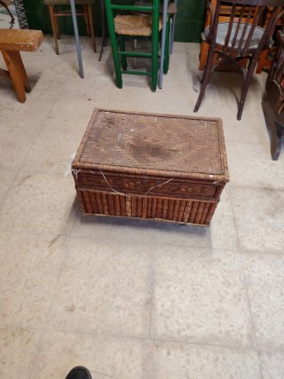 Baúl Antiguo de Mimbre