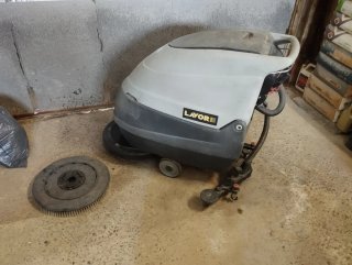 Maquina limpiasuelos Lavor a bateria