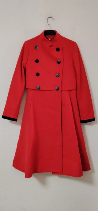 Gabardina roja El Ganso