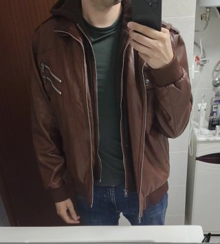 Chaqueta marrón con gorro talla XL