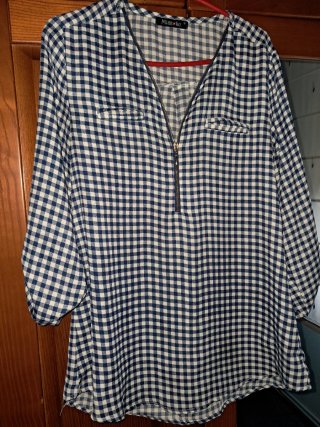 Camisa mujer nueva. En PERFECTO estado.