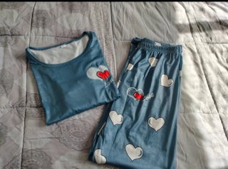 Pijama de manga larga con corazones
