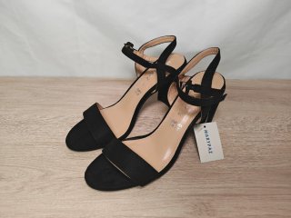 Sandalias de tacón negro