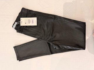 Pantalón Skinny Efecto Piel  Negro