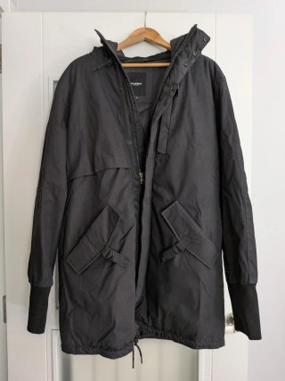 Parka de invierno negra Pull and Bear