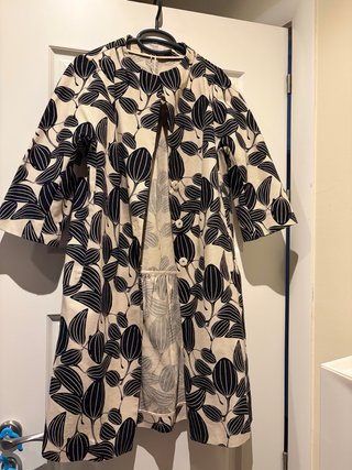 Abrigo Hoss estampado talla 34