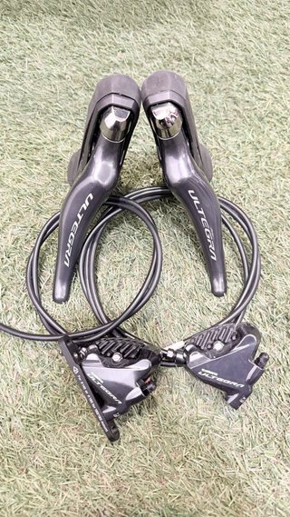 Manetas y Pinzas Shimano Ultegra 11v SIN ESTRENAR