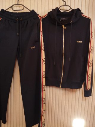 Conjunto Guess Negro