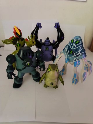 Lotto 5 Action Figure Ben 10 Bandai