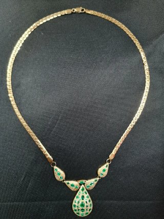 Collar de Oro con Esmeraldas