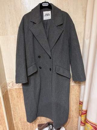 Abrigo largo cruzado gris Zara