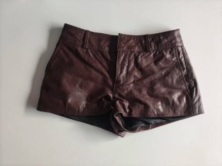 Pantalón corto de cuero marrón/ granate