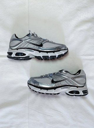 Nike Air Max Moto 2K Plateadas Talla 40