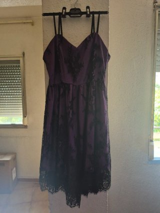 Vestido Gótico Morado con Encaje Negro