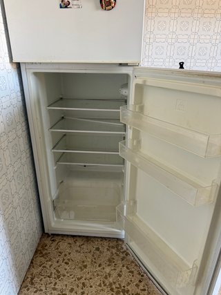 Nevera blanca de dos puertas