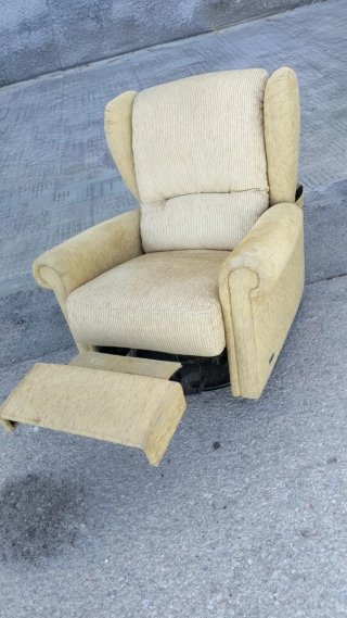 Sillón reclinable beige económico