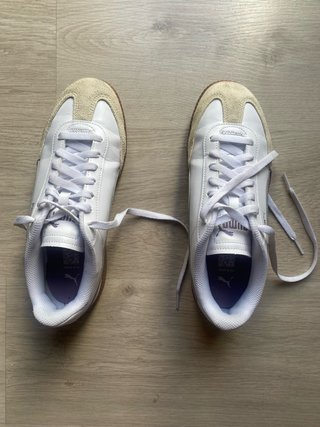 Zapatillas Puma Blancas y Moradas Talla 41
