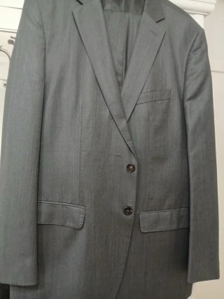 Traje Gris sobrio y elegante