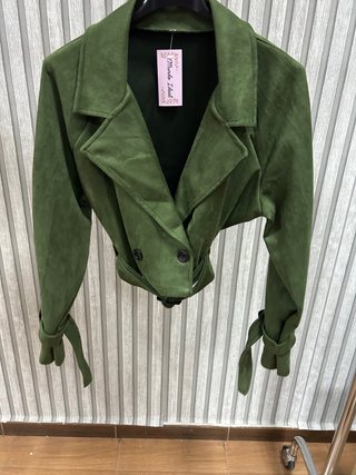 Chaqueta Corta de Antelina Verde