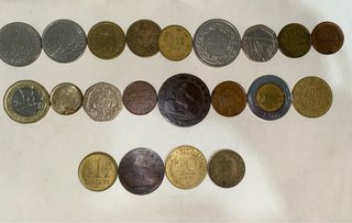 Lote de 21 Monedas Internacionales Antiguas