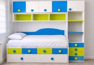 Habitación Juvenil con Cama y Estanterías