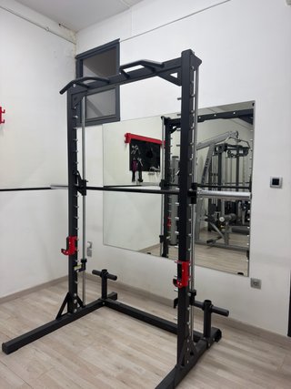 Máquina Multipower y Rack de Gimnasio