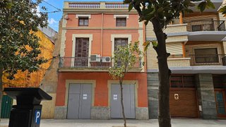 Edificio en venta en Creu de la Mà - Rally sud en Figueres