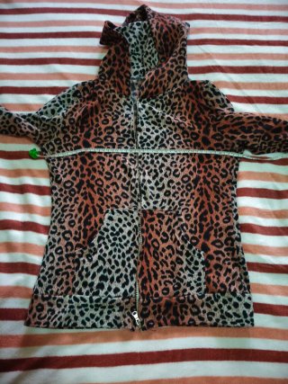 Chaqueta fina con estampado animal