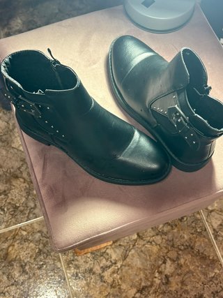 Botines negros estilo biker/rockero – Talla 37