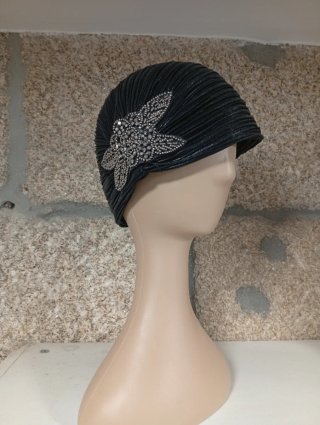 Gorro Oncológico Negro con Detalle