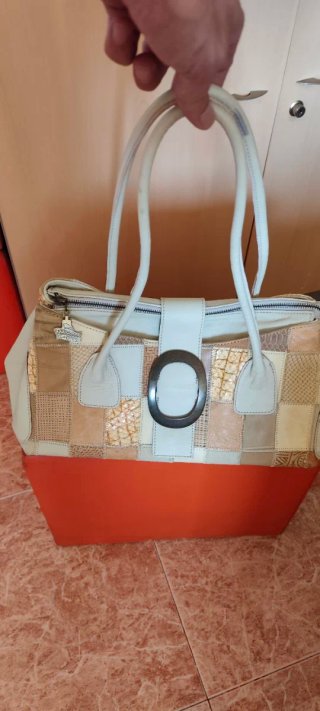 Bolso de hombro patchwork beige y naranja