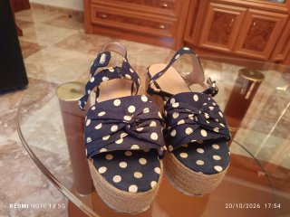 Sandalias de Plataforma con Lunares