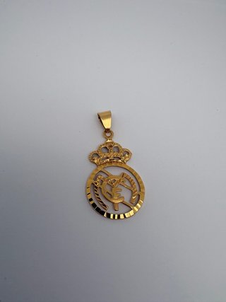 Colgante Real Madrid Oro Peso: 2,30gr