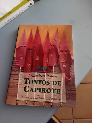 Tontos de capirote