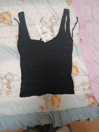 Camiseta de tirantes Stradivarius negra